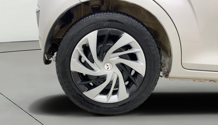 2017 Maruti IGNIS DELTA 1.2 AMT, CNG, Automatic, 1,32,357 km, Right Rear Wheel