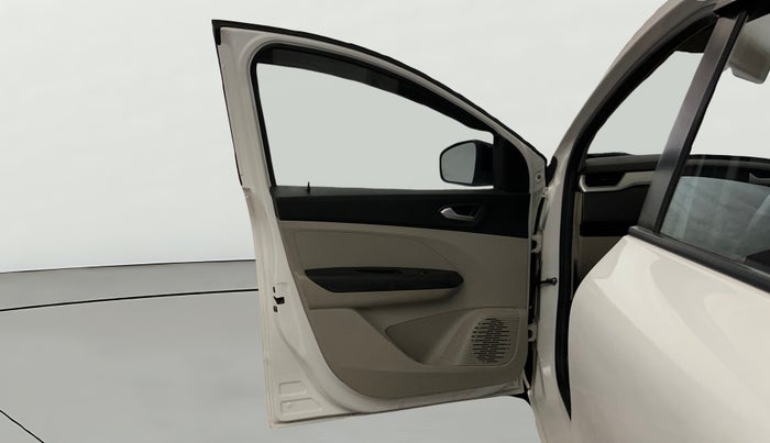 2022 Renault TRIBER RXZ, Petrol, Manual, 35,223 km, LHS Front Door