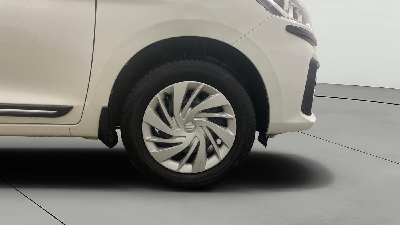 2023 Maruti Ertiga VXi (O), Petrol, Manual, 49,069 km, Right Front Wheel