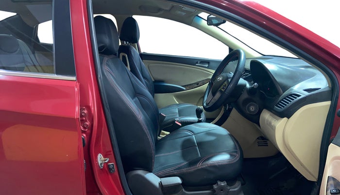 2016 Hyundai Verna 1.6 CRDI SX, Diesel, Manual, 1,02,496 km, Right Side Front Door Cabin
