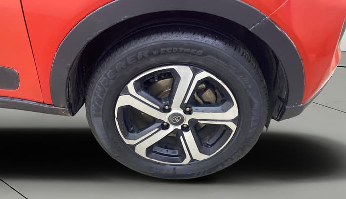 2021 Tata NEXON XZA PLUS (O) DIESEL, Diesel, Automatic, 68,539 km, Right Front Wheel