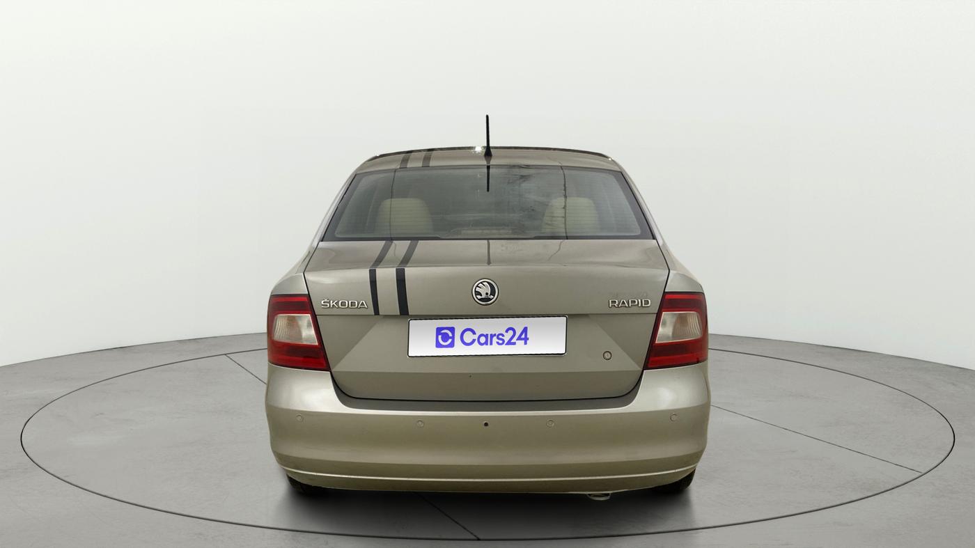 2014 Skoda Rapid ELEGANCE 1.6 MPI MT, Petrol, Manual, 55,404 km, Back/Rear