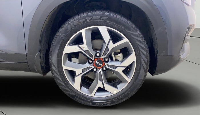 2022 KIA SELTOS X LINE 1.5 DIESEL AT, Diesel, Automatic, 33,668 km, Right Front Wheel