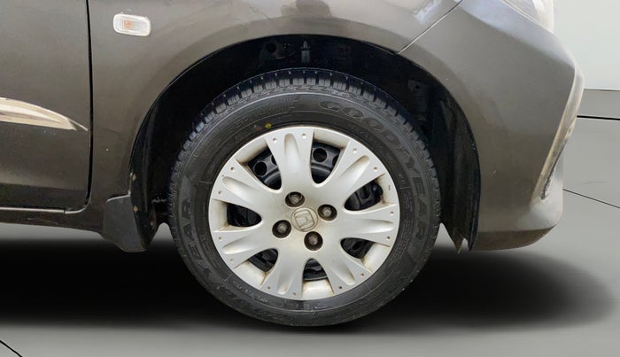 2016 Honda Amaze 1.2L I-VTEC S, CNG, Manual, 72,184 km, Right Front Wheel