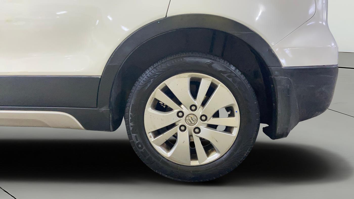2015 Maruti S Cross ZETA 1.6, Diesel, Manual, 1,23,328 km, Left Rear Wheel