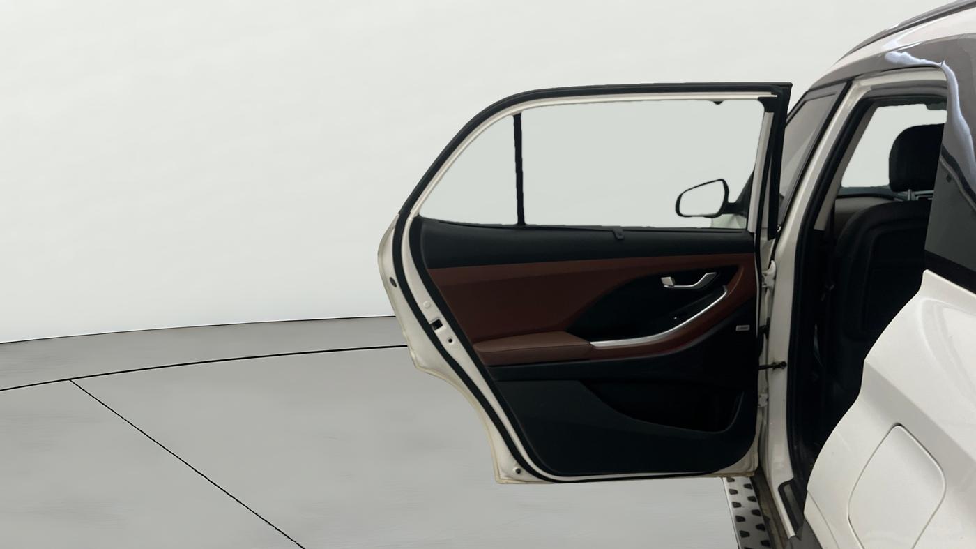 2022 Hyundai ALCAZAR 1.5 SIGNATURE (O) AT 7STR, Diesel, Automatic, 1,33,169 km, LHS Rear Door