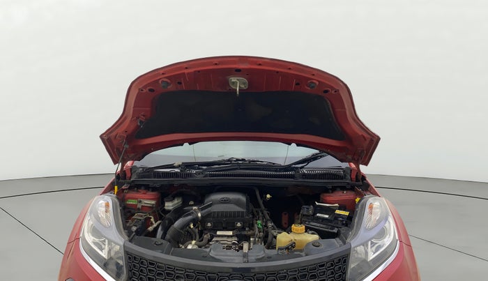 2018 Tata NEXON XZ PETROL, Petrol, Manual, 71,613 km, Open Bonet