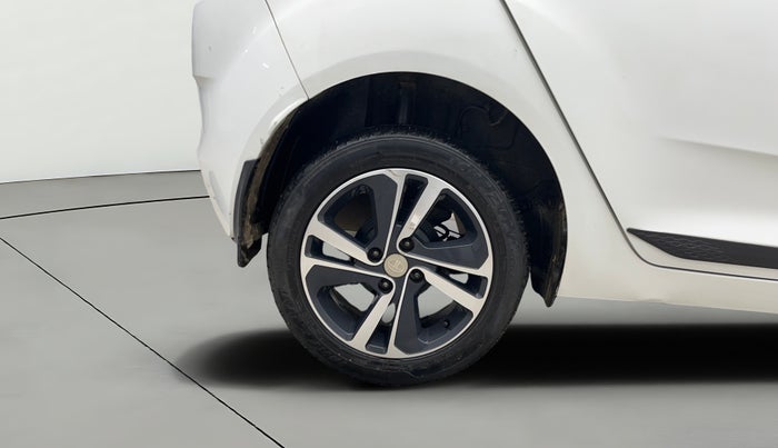 2022 Tata ALTROZ XZ PETROL, Petrol, Manual, 32,969 km, Right Rear Wheel