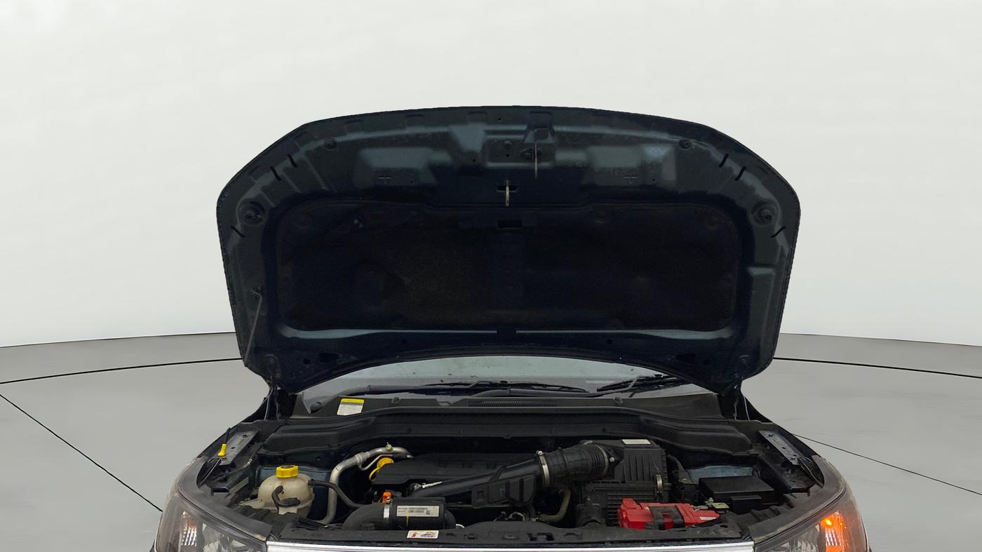 2023 Mahindra XUV300 W6 1.2 PETROL AMT, Petrol, Automatic, 12,068 km, Open Bonet