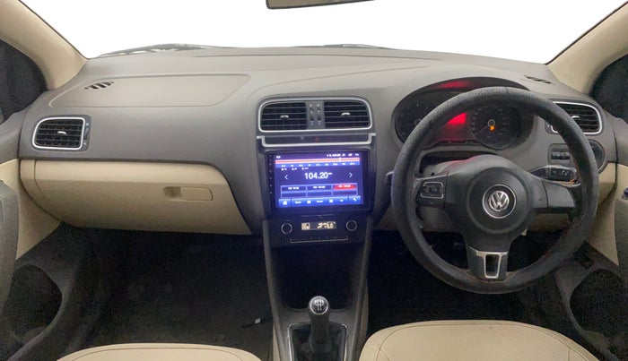 2013 Volkswagen Vento HIGHLINE 1.6 MPI, Petrol, Manual, 1,25,169 km, Dashboard