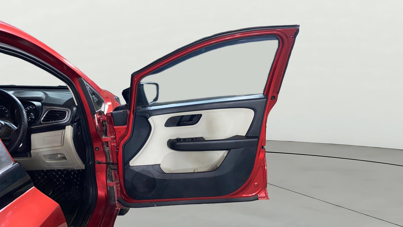 2022 Tata ALTROZ XM PLUS PETROL, Petrol, Manual, 26,300 km, RHS Front Door