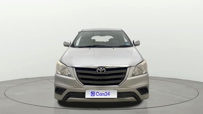 2014 Toyota Innova 2.5 GX 8 STR, Diesel, Manual, 72,161 km, Front