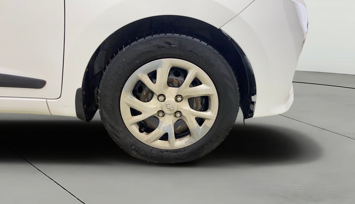 2017 Hyundai Grand i10 MAGNA 1.2 KAPPA VTVT, CNG, Manual, 66,826 km, Right Front Wheel