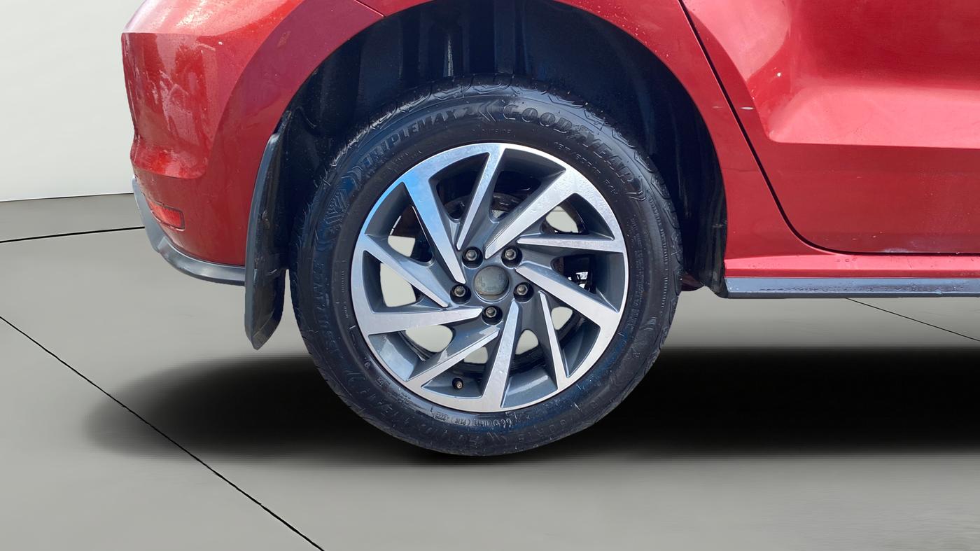 2021 Volkswagen Polo COMFORTLINE 1.0L TSI, Petrol, Manual, 52,813 km, Right Rear Wheel