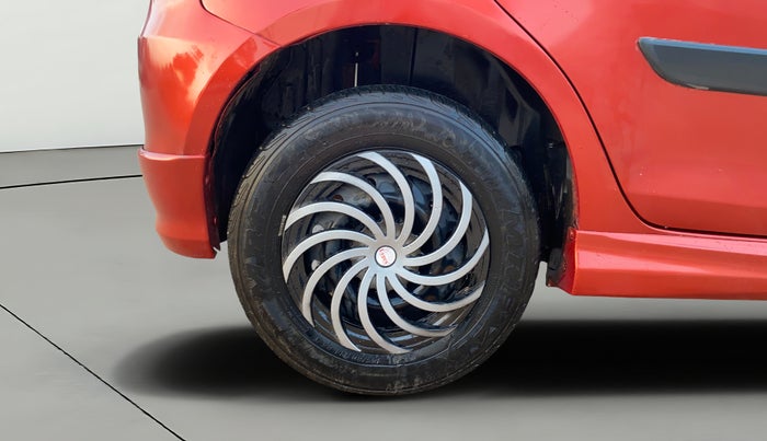 2014 Maruti Swift VDI, Diesel, Manual, 1,07,149 km, Right Rear Wheel