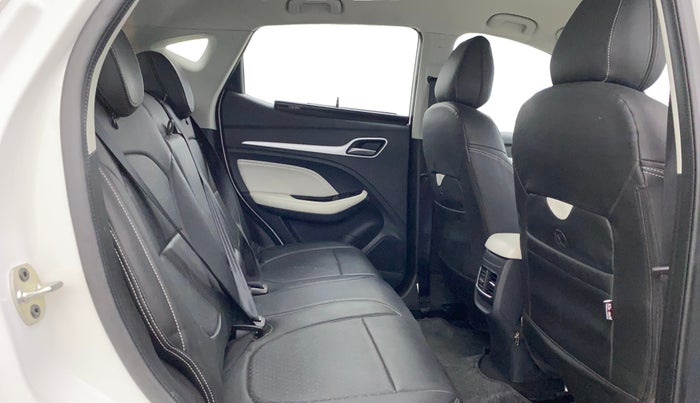 2024 MG ASTOR Sprint 1.5 MT (Ivory), Petrol, Manual, 7,186 km, Right Side Rear Door Cabin