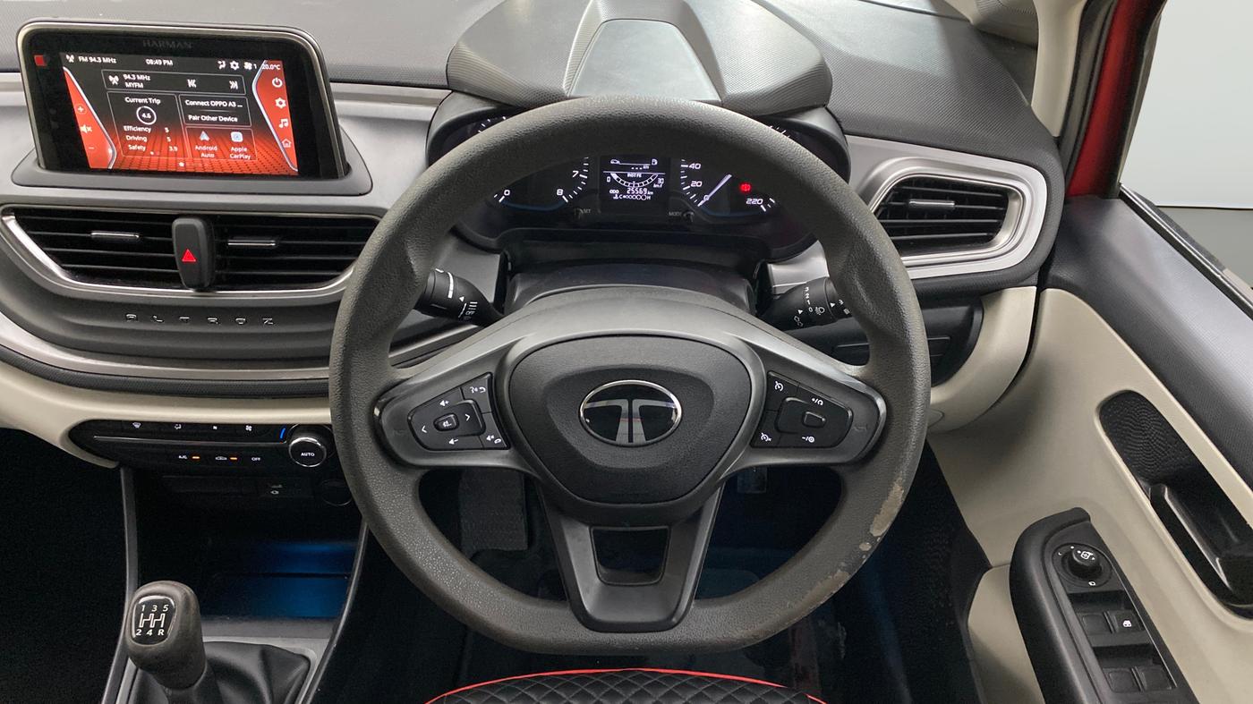 2022 Tata ALTROZ XT PETROL, Petrol, Manual, 25,569 km, Steering Wheel Close Up