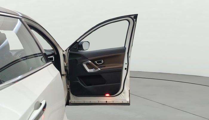 2022 Tata Harrier XZ PLUS 2.0L, Diesel, Manual, 97,048 km, RHS Front Door