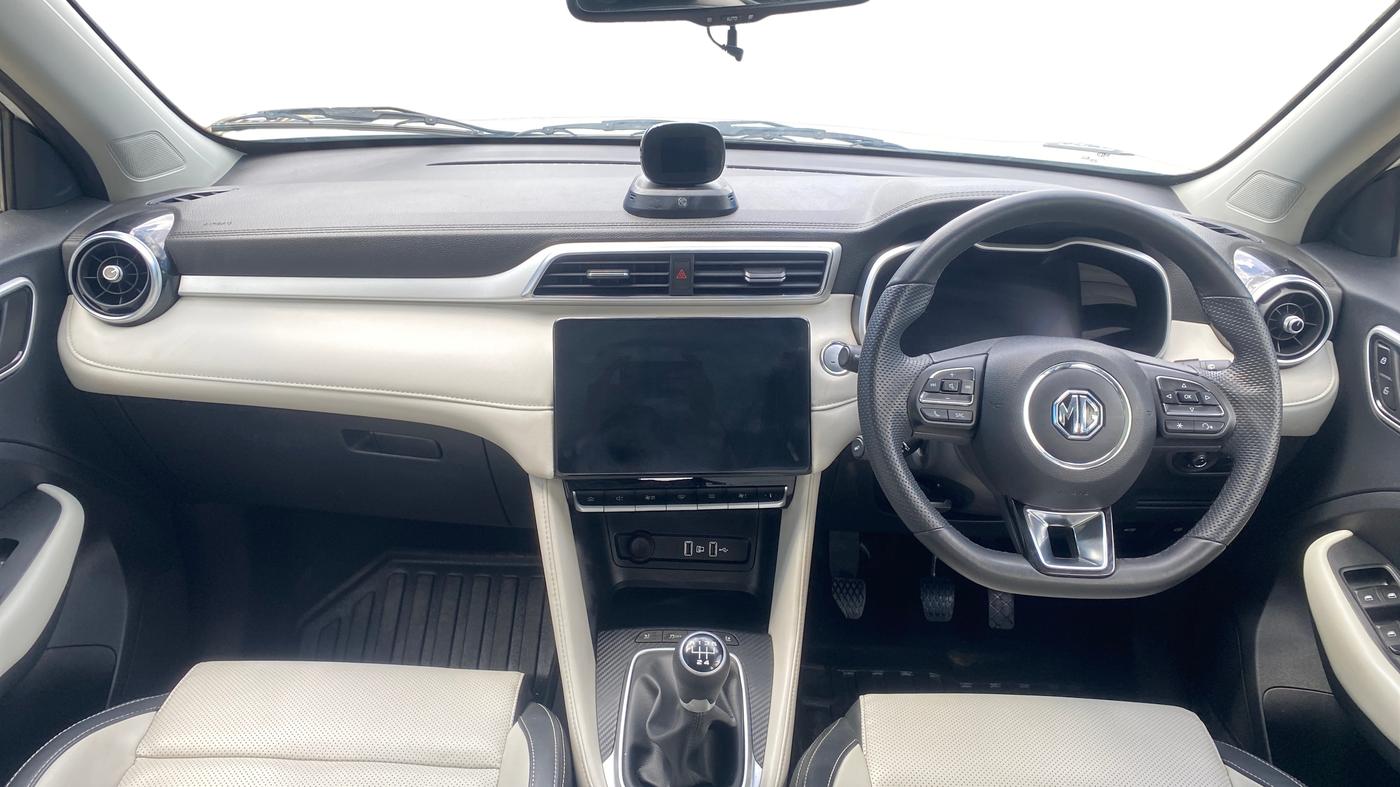 2024 MG ASTOR  Sharp Pro 1.5 MT (Ivory), Petrol, Manual, 40,076 km, Dashboard