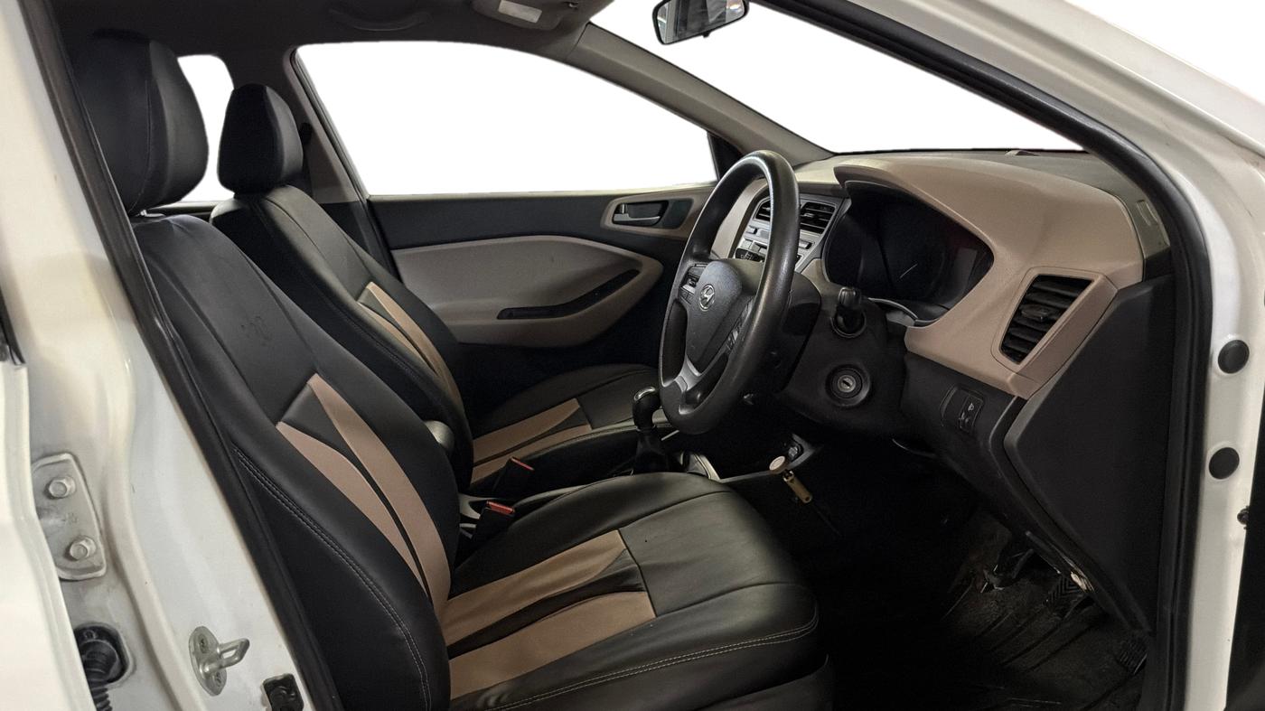 2016 Hyundai Elite i20 MAGNA 1.2, Petrol, Manual, 41,975 km, Right Side Front Door Cabin
