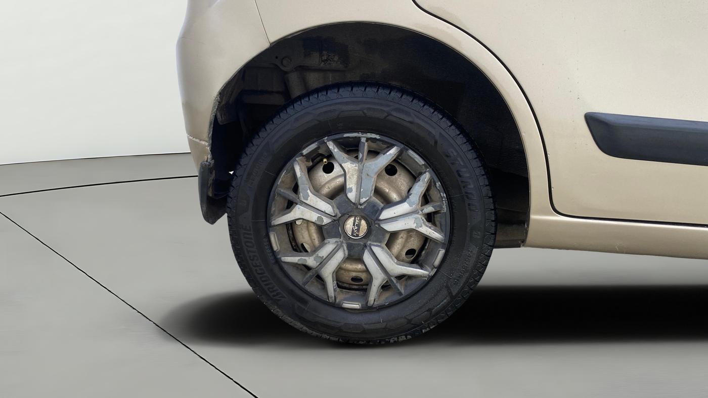 2013 Maruti Wagon R 1.0 LXI CNG, CNG, Manual, 72,871 km, Right Rear Wheel