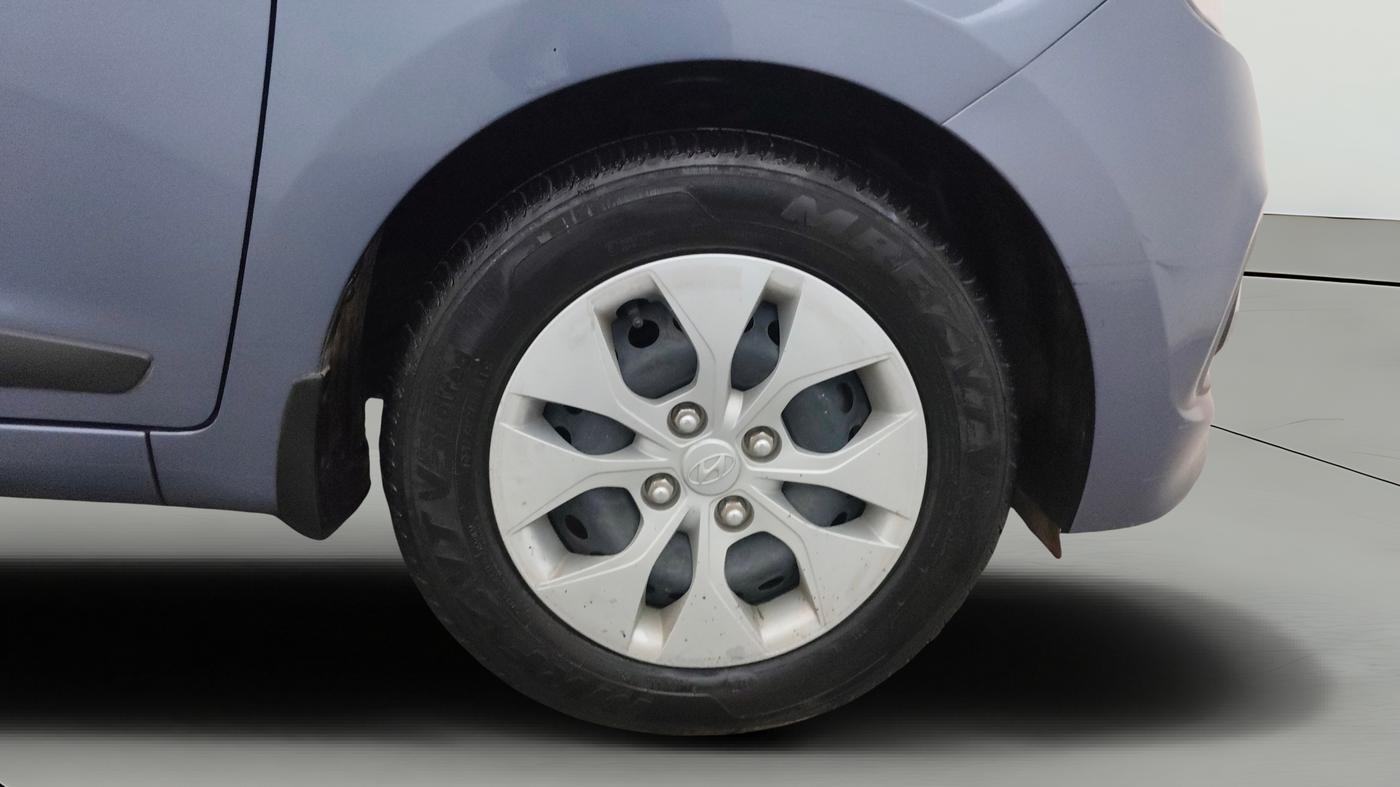 2016 Hyundai Xcent S 1.2, Petrol, Manual, 14,234 km, Right Front Wheel