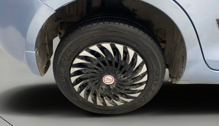 2013 Maruti Swift Dzire VXI, Petrol, Manual, 86,981 km, Right Rear Wheel