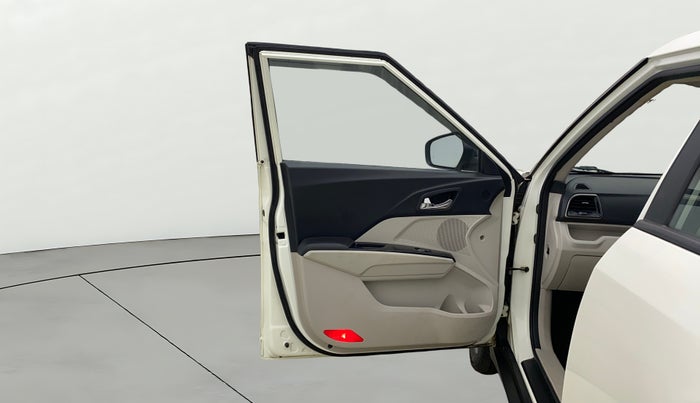 2020 Mahindra XUV300 W8 (O) 1.2 PETROL, Petrol, Manual, 42,702 km, LHS Front Door