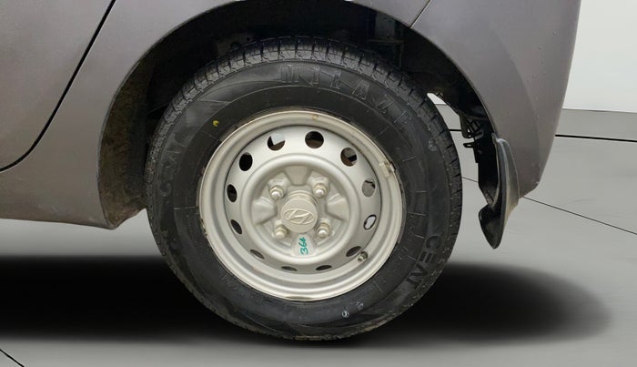 2014 Hyundai Eon D-LITE, CNG, Manual, 32,394 km, Left Rear Wheel