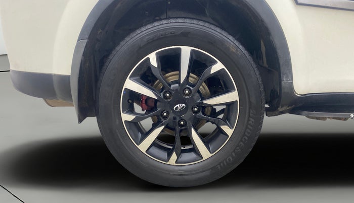 2018 Mahindra XUV500 W11(O), Diesel, Manual, 87,270 km, Right Rear Wheel