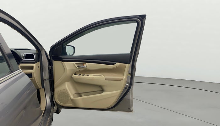 2016 Maruti Ciaz ZXI+, Petrol, Manual, 89,367 km, RHS Front Door