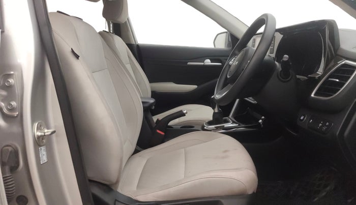 2022 KIA SELTOS HTK PLUS 1.5 IMT, Petrol, Manual, 32,190 km, Right Side Front Door Cabin