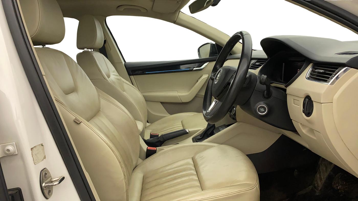 2019 Skoda Octavia L&K 1.8 TSI AT, Petrol, Automatic, 74,740 km, Right Side Front Door Cabin