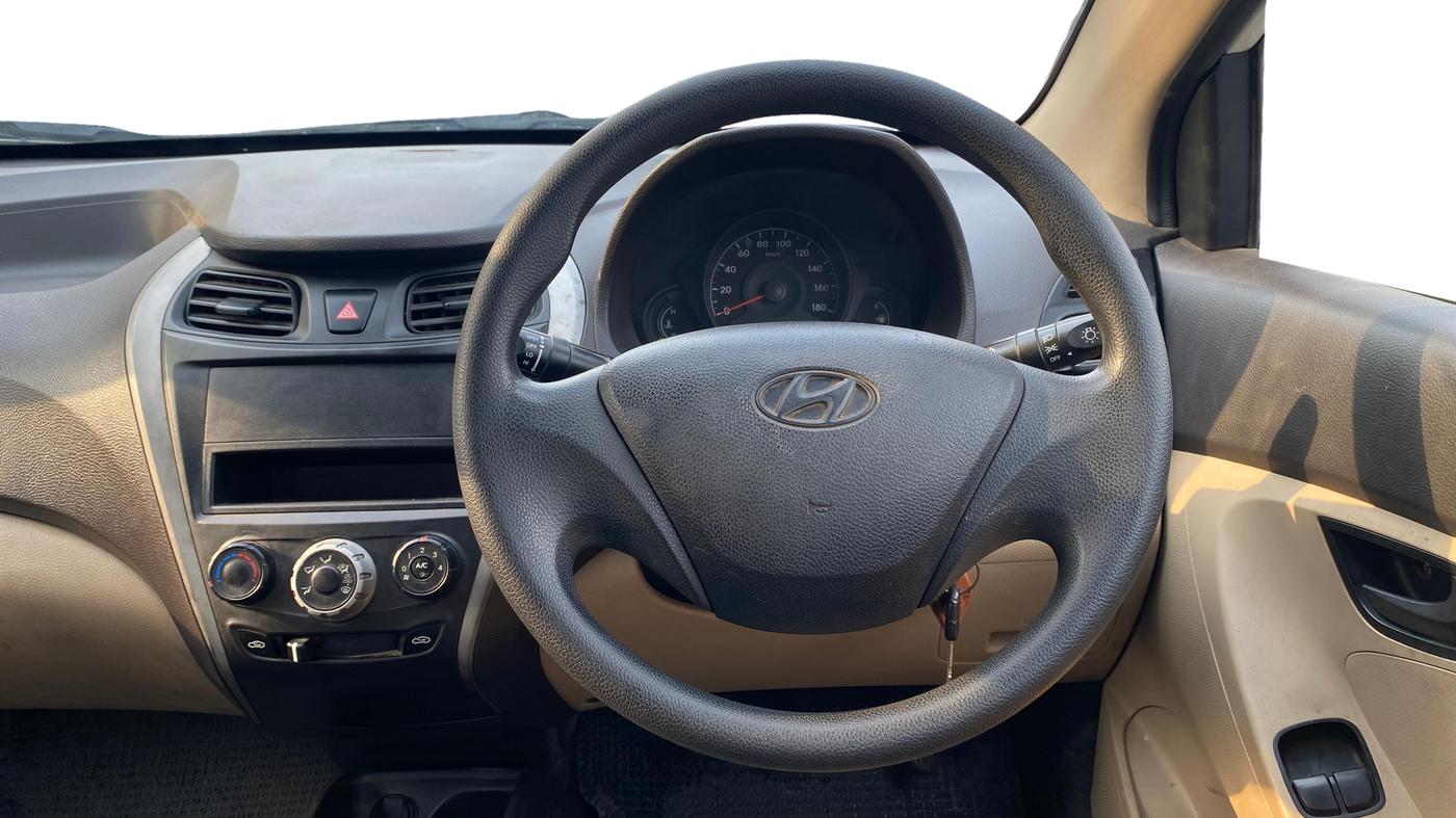 2013 Hyundai Eon ERA +, Petrol, Manual, 63,636 km, Steering Wheel Close Up