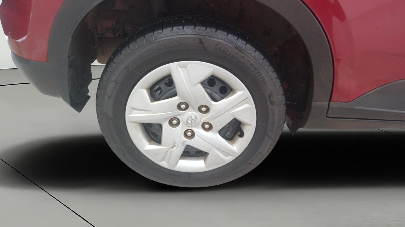 2021 Hyundai VENUE S 1.2, Petrol, Manual, 50,490 km, Right Rear Wheel