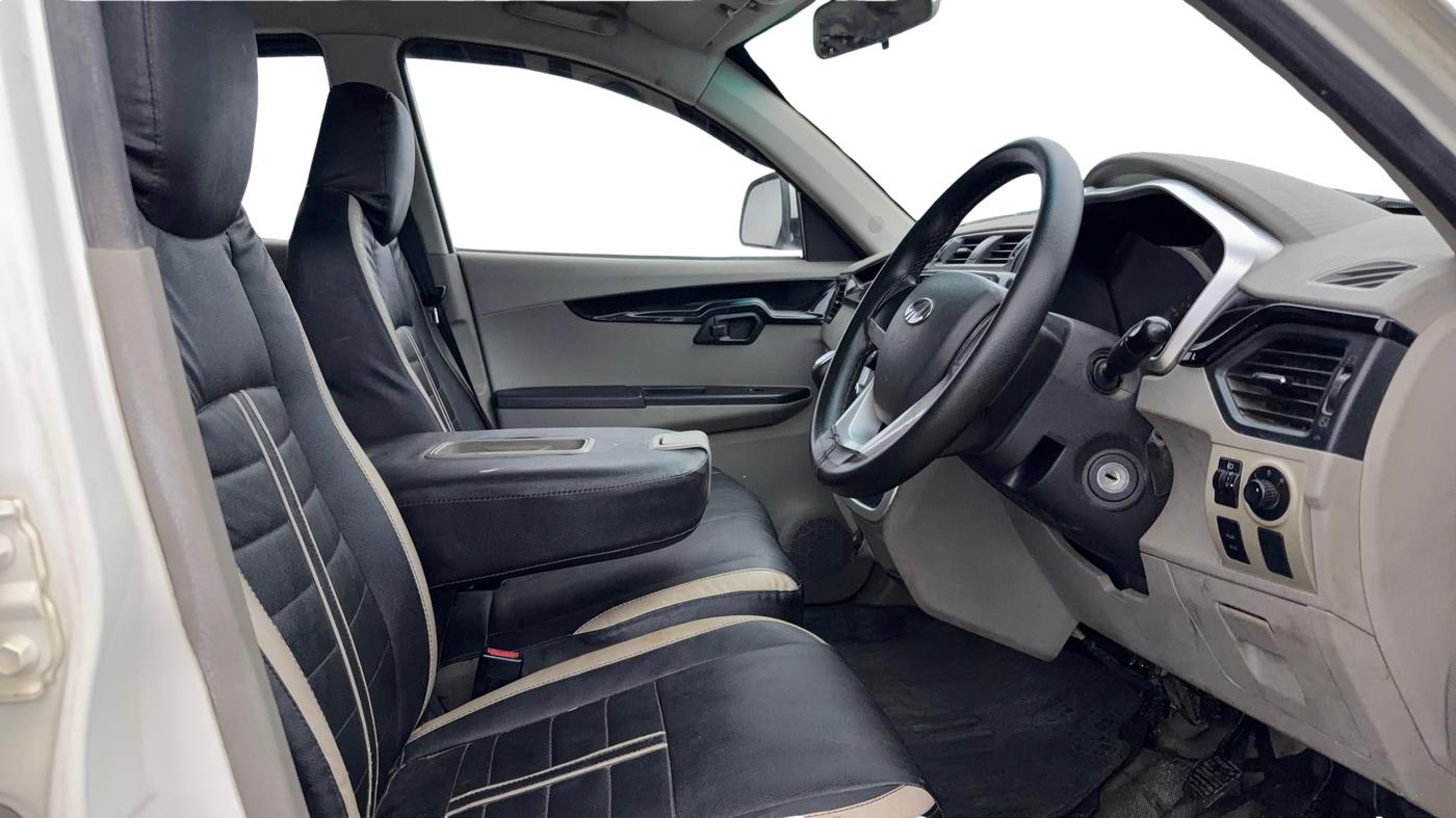 2016 Mahindra Kuv100 K6 D 6 STR, Diesel, Manual, 68,044 km, Right Side Front Door Cabin