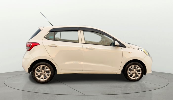 2017 Hyundai Grand i10 MAGNA AT 1.2 KAPPA VTVT, Petrol, Automatic, 53,296 km, Right Side View