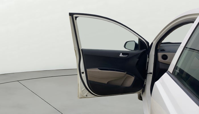 2017 Hyundai Grand i10 SPORTZ 1.2 KAPPA VTVT, CNG, Manual, 40,710 km, LHS Front Door