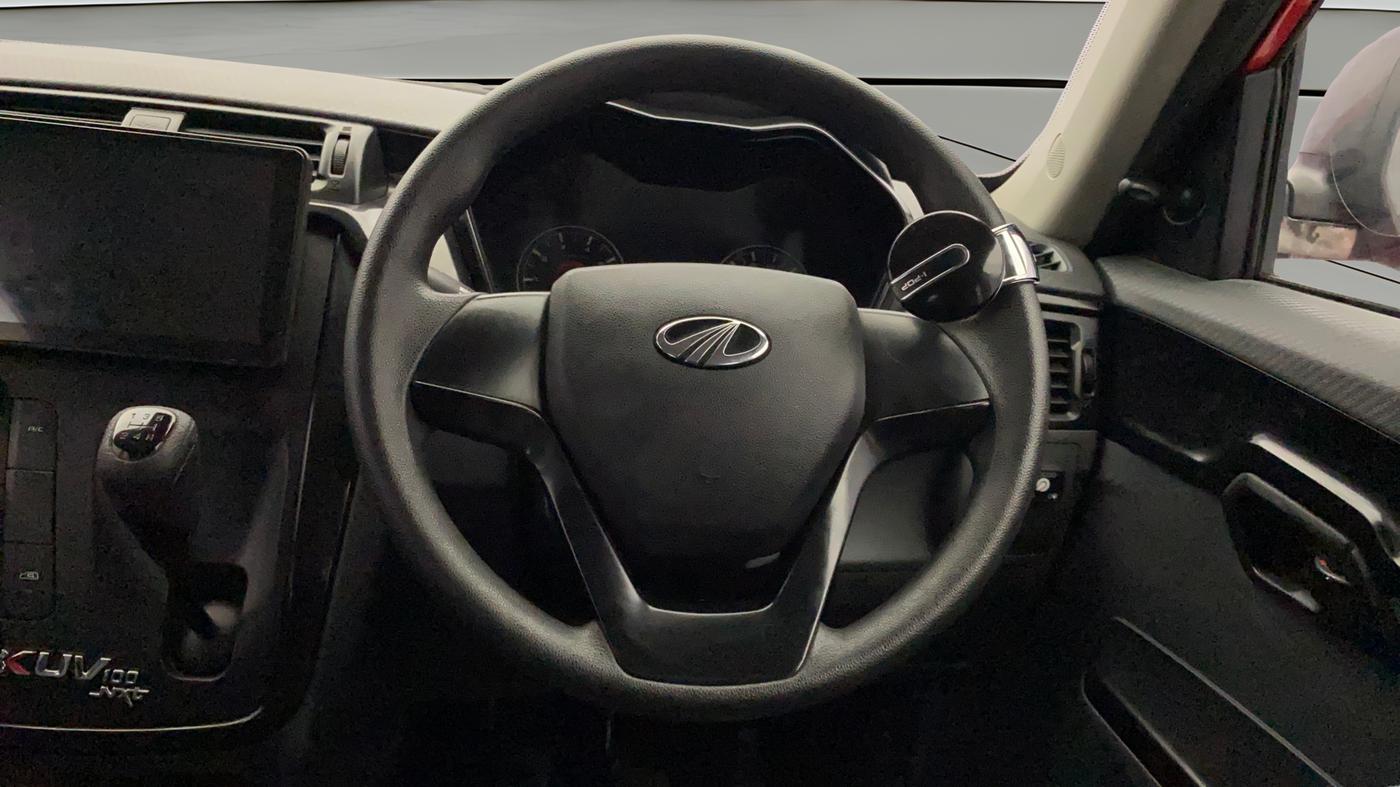 2018 Mahindra KUV 100 NXT K2 P 6 STR, CNG, Manual, 17,136 km, Steering Wheel Close Up