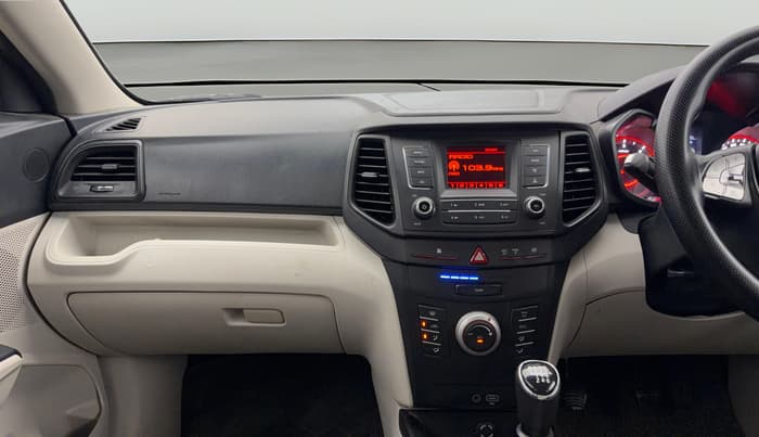 2023 Mahindra XUV300 W6 1.5 Diesel, Diesel, Manual, 44,358 km, Air Conditioner