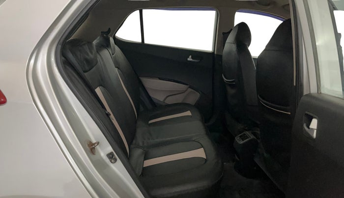 2016 Hyundai Grand i10 SPORTZ 1.2 KAPPA VTVT, Petrol, Manual, 59,689 km, Right Side Rear Door Cabin
