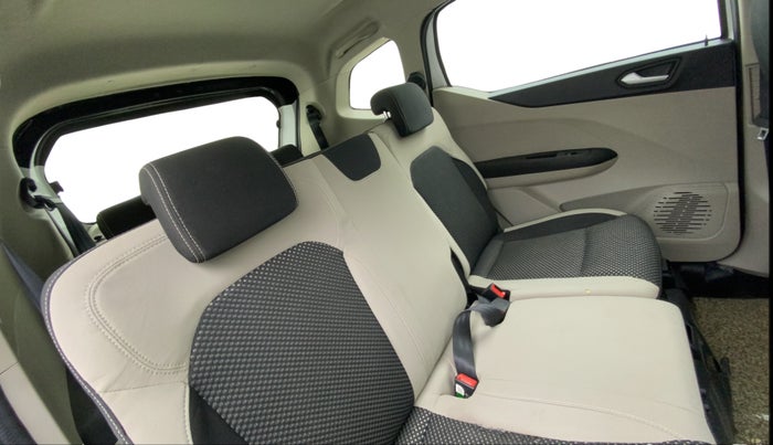 2021 Renault TRIBER RXZ DUAL TONE, Petrol, Manual, 44,431 km, Right Side Rear Door Cabin