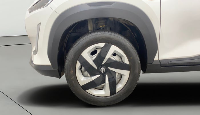 2022 Nissan MAGNITE XE, Petrol, Manual, 10,558 km, Left Front Wheel
