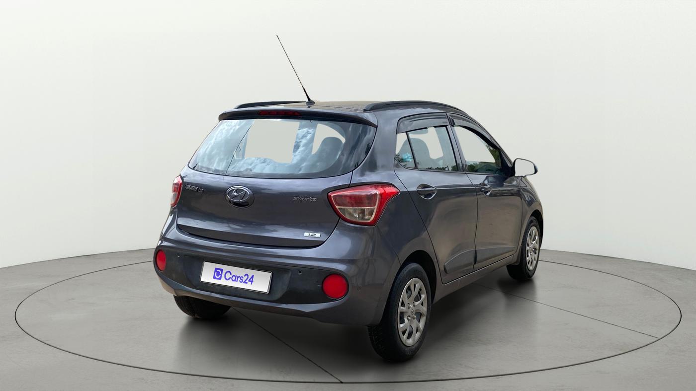 2017 Hyundai Grand i10 SPORTZ (O) 1.2 KAPPA VTVT, Petrol, Manual, 1,22,106 km, Right Back Diagonal