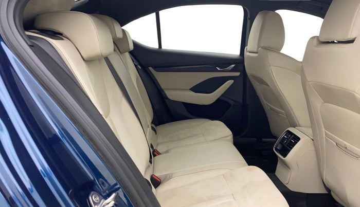 2021 Skoda Octavia STYLE 2.0, Petrol, Automatic, 94,384 km, Right Side Rear Door Cabin