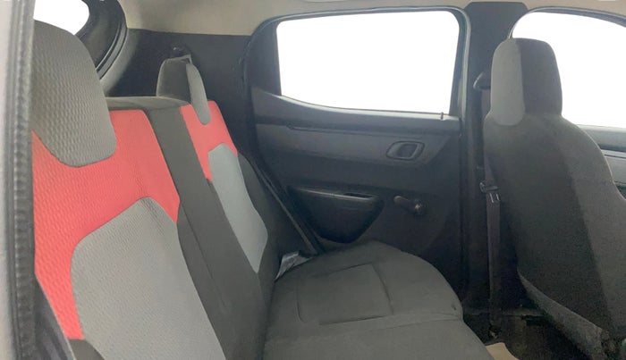 2017 Renault Kwid RXT 1.0 AMT (O), Petrol, Automatic, 33,232 km, Right Side Rear Door Cabin