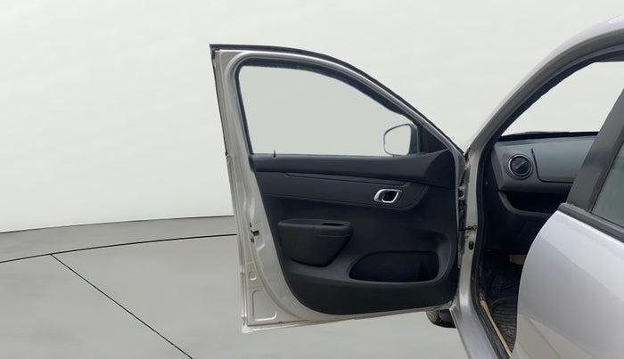 2018 Renault Kwid RXT 1.0 AMT, Petrol, Automatic, 32,954 km, LHS Front Door