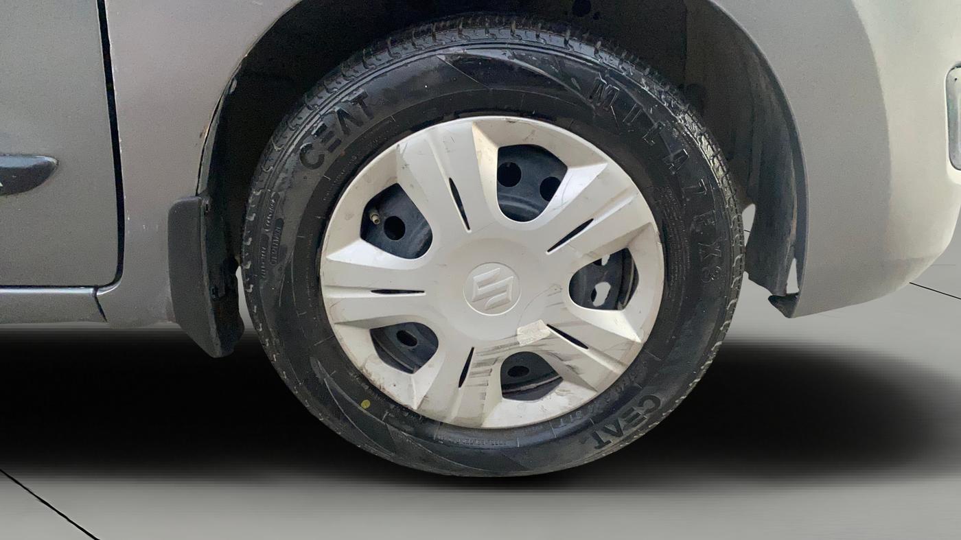 2018 Maruti Wagon R 1.0 VXI AMT, Petrol, Automatic, 48,105 km, Right Front Wheel