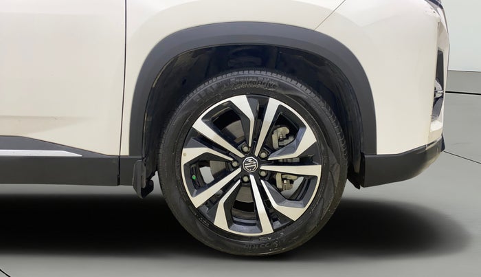 2024 MG HECTOR SAVVY PRO 1.5 TURBO CVT PETROL, Petrol, Automatic, 9,214 km, Right Front Wheel