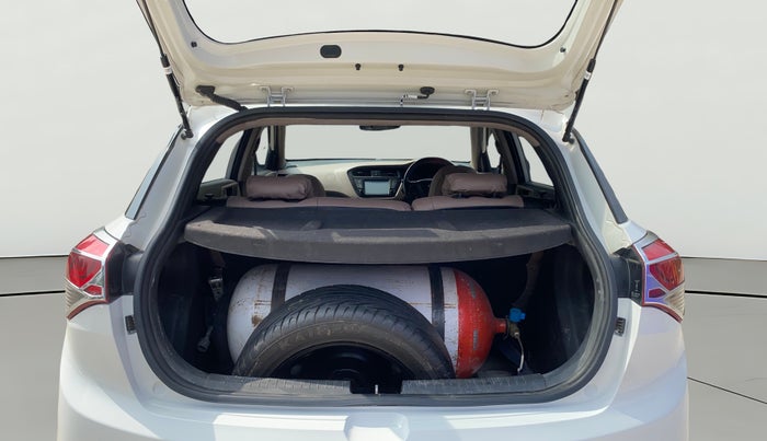 2017 Hyundai Elite i20 ASTA 1.2 (O), CNG, Manual, 1,45,979 km, Boot Open Zoomed View